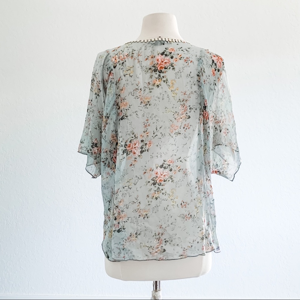 LIVING DOLL Floral Blouse - Picture 3 of 10